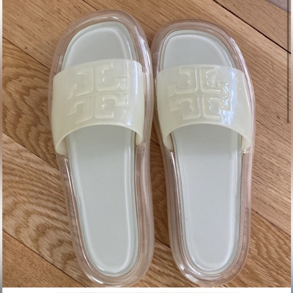 Tory Burch Shoes - NWT Tory Burch Cream Slide Sandals
